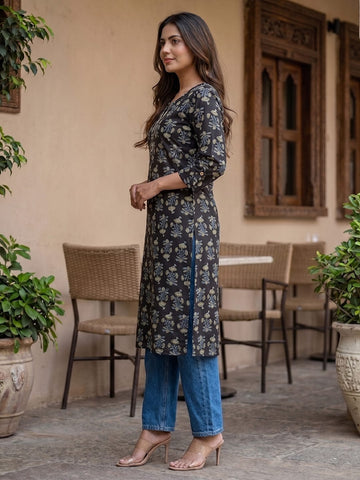 Women's Black Straight Printed Kurta