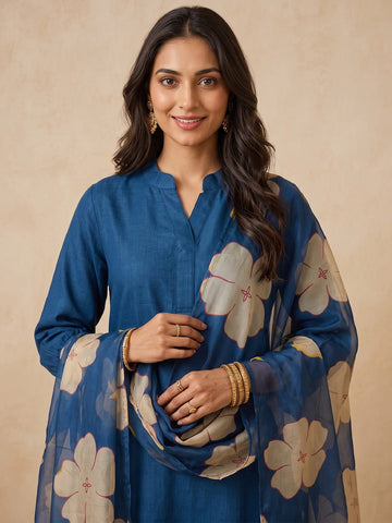 Women's Teal Blue Solid Kurta Set With Floral Printed Dupatta