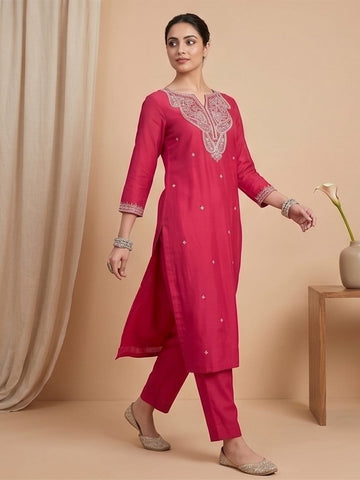 Fuchsia Straight-Fit Kurta Set With Solid Ankle-Length Trousers And An Embroidered Dupatta