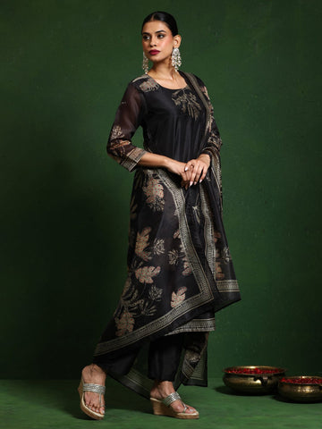 Varanga Women Round Neck Floral Printed Embroidered Kurta Paired With Solid Bottom And French Knot Embroidered Dupatta