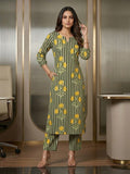 Minimalist & Direct Kurta Set