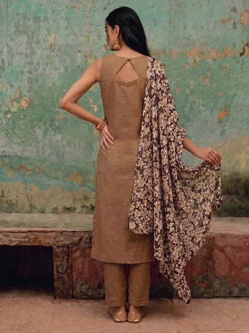 The Roasted Mocha Women's Kurta Set With Sequinned Floral Dupatta