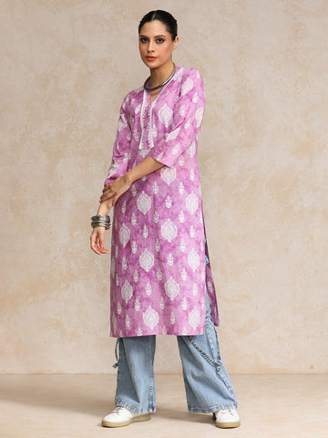 Varanga Women Lavender 3/4Th Sleeve, V Neck Collared Kurta.
