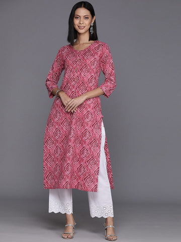 Varanga Women Pink Bandhani Printed Straight Kurta With Three Quarter Sleeves