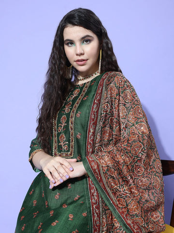 Varanga Women Green Floral Printed Kurta Paired With Tonal Bottom And Thread Embroidered Dupatta
