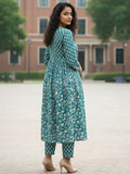 floarl  print Aliya-cut kurta in blue and white, teamed with regular-fit ankle-length trousers.