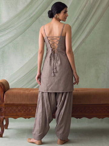 Women Solid Kurta Set With Farsi Salwar