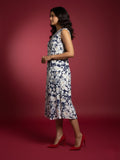 A floral-printed knee-length dress with v neckline perfect for turning heads from brunch to evening outings.