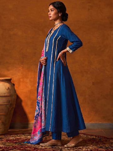 Varanga Women Ethnic Gotta Patti Kurta with Trousers & With printed Dupatta