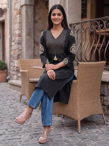 Tassel-Drop Noir Women's Kurta