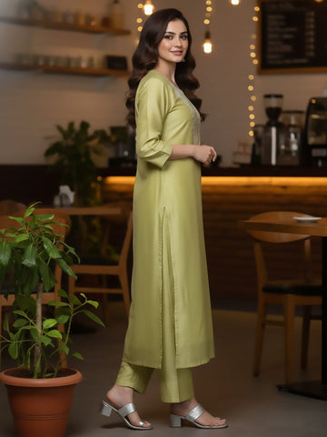 Varanga Women Green Floral Embroidered Regular Chanderi Silk Kurta with Trousers & With Dupatta