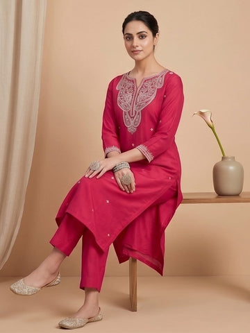 Fuchsia Straight-Fit Kurta Set With Solid Ankle-Length Trousers And An Embroidered Dupatta