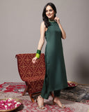Varanga Regular Halter Neck Kurta With Trousers Dupatta