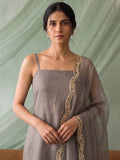 Women Solid Kurta Set With Farsi Salwar