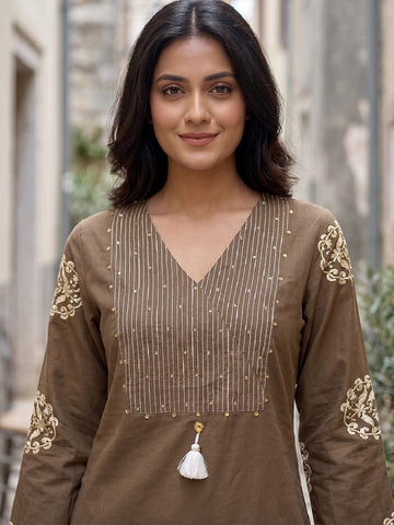 Straight Kurta With Embroidered Yoke