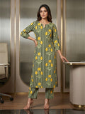 Minimalist & Direct Kurta Set