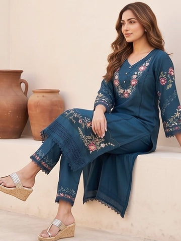 Varanga Women Floral Heavy Thread Embroidered Schffili Hem Kurta With Trouser & Dupatta