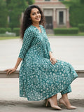 floarl  print Aliya-cut kurta in blue and white, teamed with regular-fit ankle-length trousers.