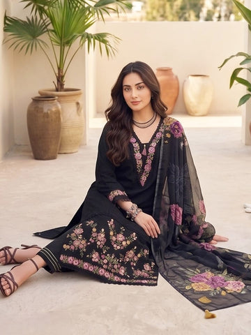 Varanga Women Floral Motif Thread Embroidered & Orangza Lace Detailed Kurta With Trouser & Dupatta