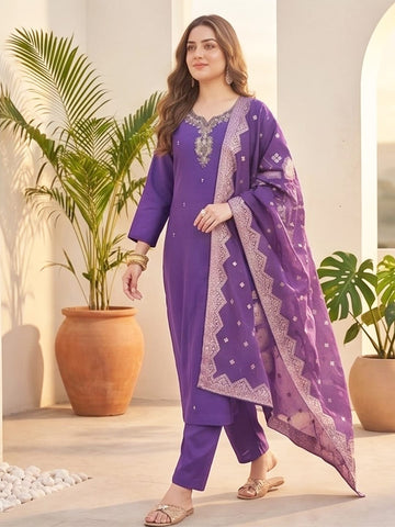 Kurta Set with solid ankle-length trousers, and a brocade dupatta
