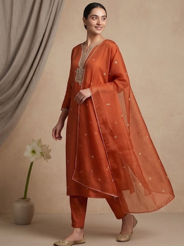 Kurta Set With Intricate Zari Embroidery And Ankle-Length Trousers And An Embroidered Dupatta