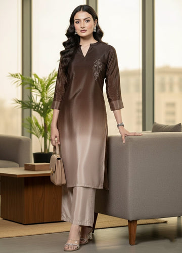 Varanga Women Mandarin Collar Placement Embroidered Kurta Paired With  Tonal Bottom