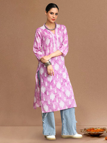 Varanga Women Lavender And White Women Floral Printed Pastel V-neck Kurta