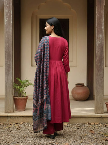 Elegant & Fusion kurta Set With Duaptta