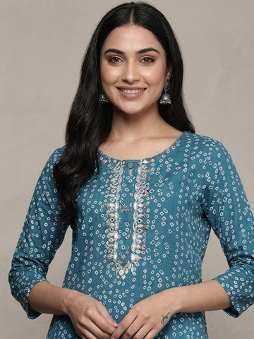 Varanga Women Turqoise Blue Bandhani Print Gotta Embellished Straight Kurta With Three Quarter Sleeves