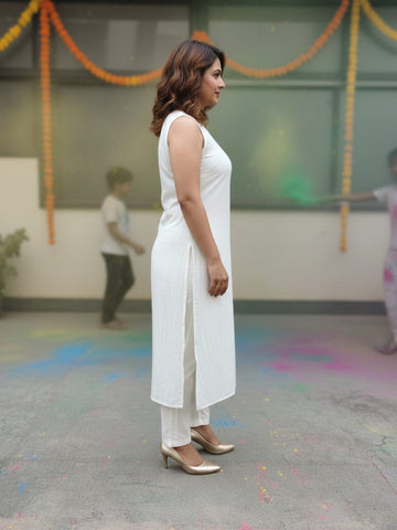 Sleeveless Tonal Textured Kurta Set