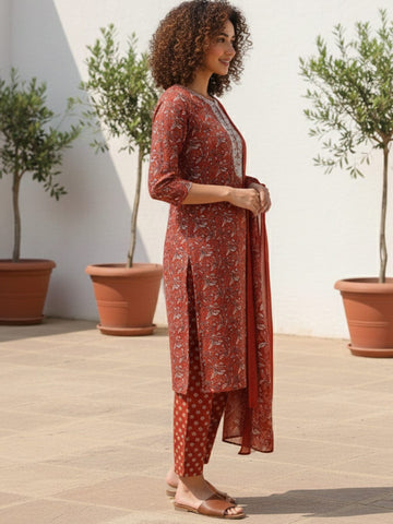 Varanga Ethnic Suit Set