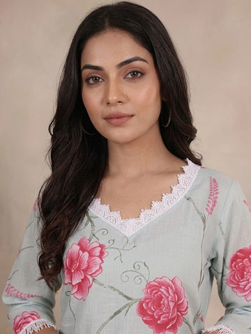 Varanga Women Floral Printed Lace Detail Straight Kurta