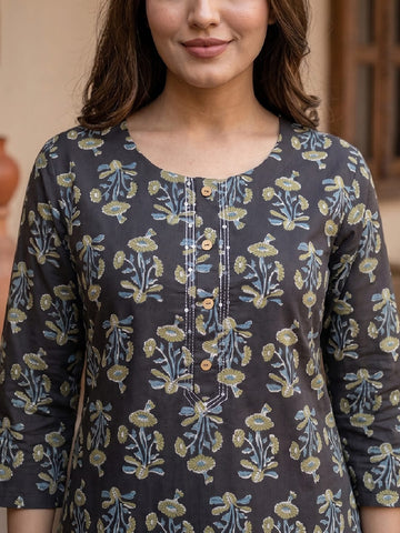 Women's Black Straight Printed Kurta