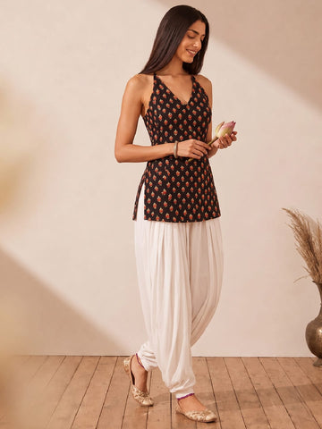 Women Black Sleeveless Short Kurti With Back Dori Detailing