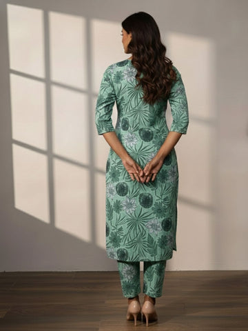 Modern & Sophisticated Kurta Set