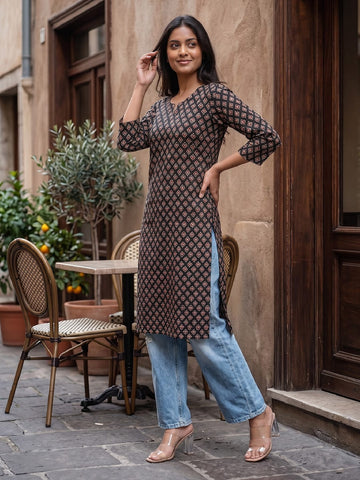 Women's Black Ethnic Motif Printed Straight Kurta