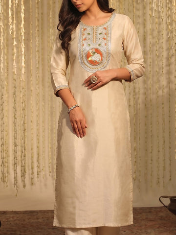 Off-White Embroidered Kurta Set With Printed Scallop Border Dupatta