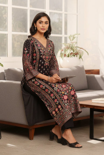 Varanga Women Black Ethnic Floral Printed  Kurta With Solid Trouser.