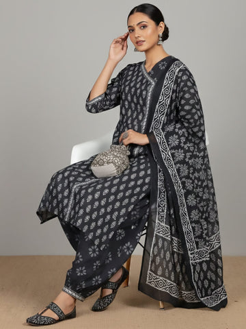 Varanga Women Ethnic Jaipuri Printed Angrakha Wih Salwar & Dupatta