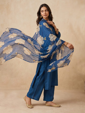 Varanga Women Floral Regular Kurta with Palazzos & With Dupatta