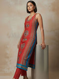 Everyday-ready rust A-line V-neck kurta paired with soft, elasticated solid trousers.