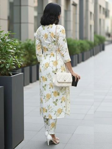 Varanga Women Floral Printed Regular Kurta with Trousers