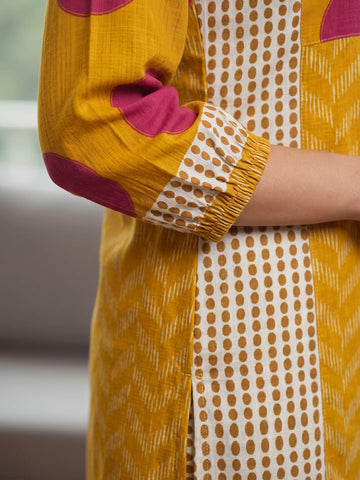 Women Geometric Printed Kurta With Trouser