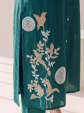 Women Shirt-Style Kurta Set Featuring Asymmetrical Floral Embroidery