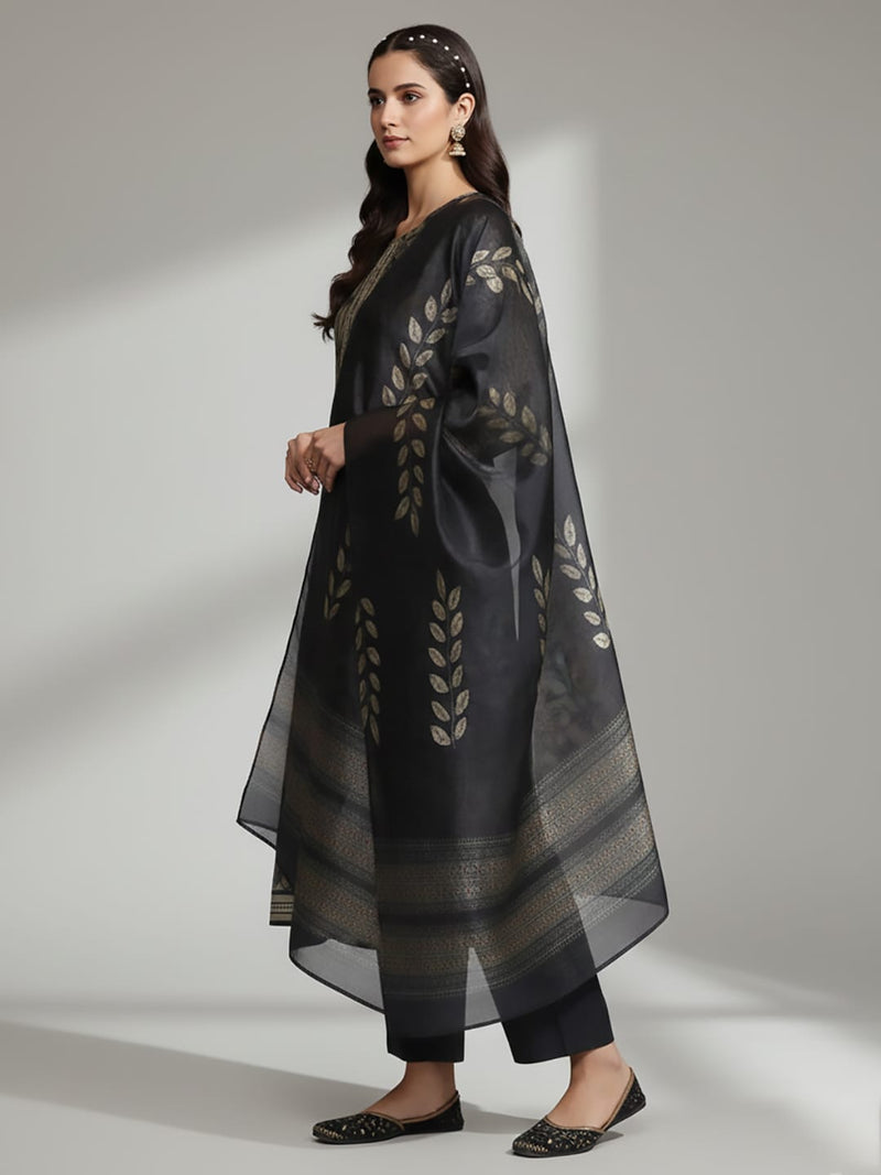 Varanga Women Grey Floral Printed Round Neck Straight Kurta Paired With Bottom And Printed Dupatta.