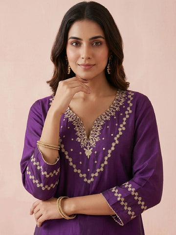 Women's Purple Embroidered Kurta Set With Embellished Net Dupatta