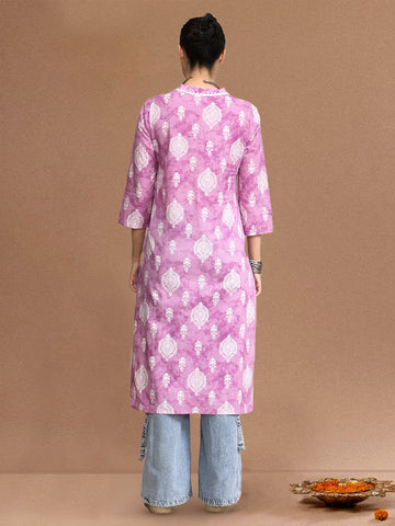 Varanga Women Lavender And White Women Floral Printed Pastel V-neck Kurta
