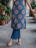 Women's Blue Geometric Printed Sleeveless Straight Kurta