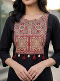 Varanga Women Jaipuri Ethnic Printed Yoke with Tassel & Shell Detailed Straight Kurta