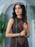 Varanga Women Sleeveless Panelled Floral Print Straight Fit Kurta Paired With Solid Trousers
